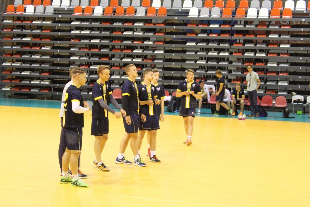 Fotoieskats, kā Vaiņodes novada puiši olimpiādē izcīna sudraba medaļas