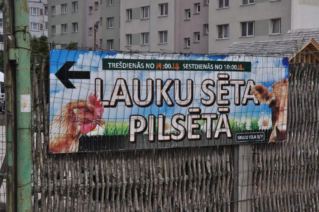 Domstarpības sašķeļ “Lauku sētu pilsētā”