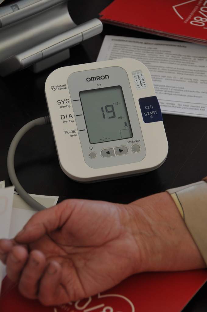 Par valsts apmaksātiem pakalpojumiem ģimenes ārsta praksē nevar prasīt papildu samaksu