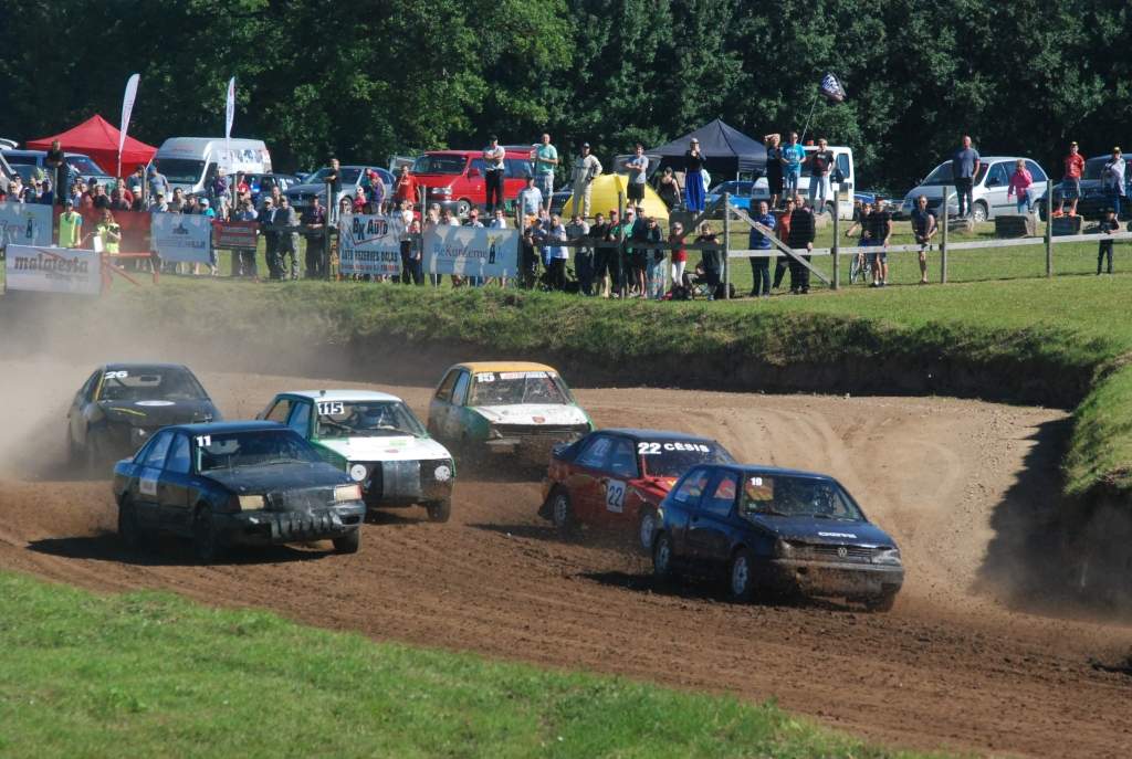 FOTO.VIDEO: Vecpils folkreiss pārspēj trases tiesnešu prognozes par kūleņiem 