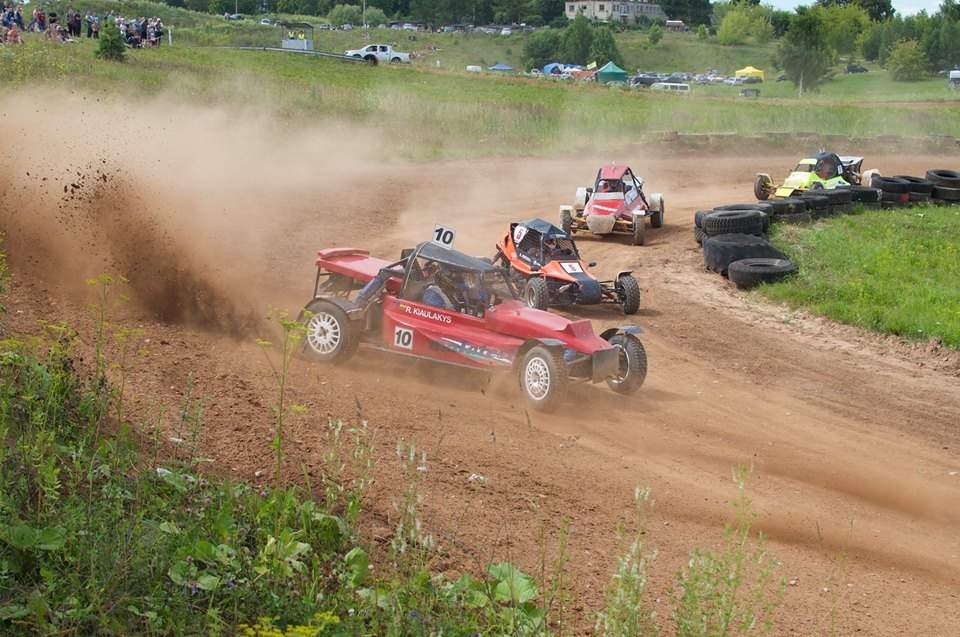 FOTO: Autokrosa seriāla "Žemaitija-Kurzeme 2017" trešais posms Akmenē