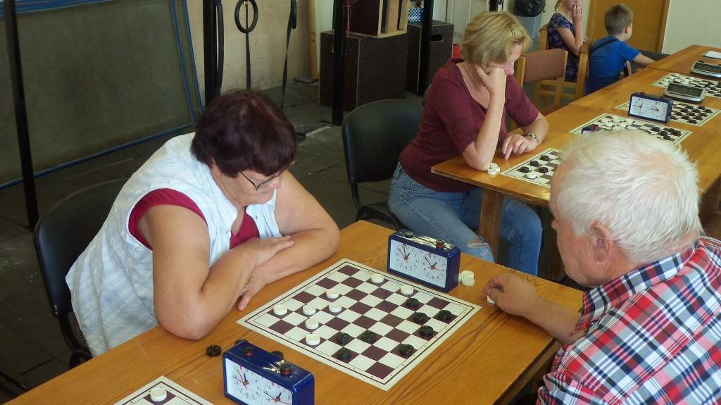 FOTO: Sacenšas Aizputes pilsētas svētku dambretes turnīrā