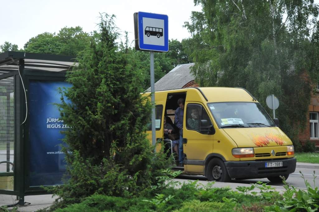 Daudzbērnu ģimenes saņems atlaidi arī reģionālo maršrutu autobusos un vilcienos