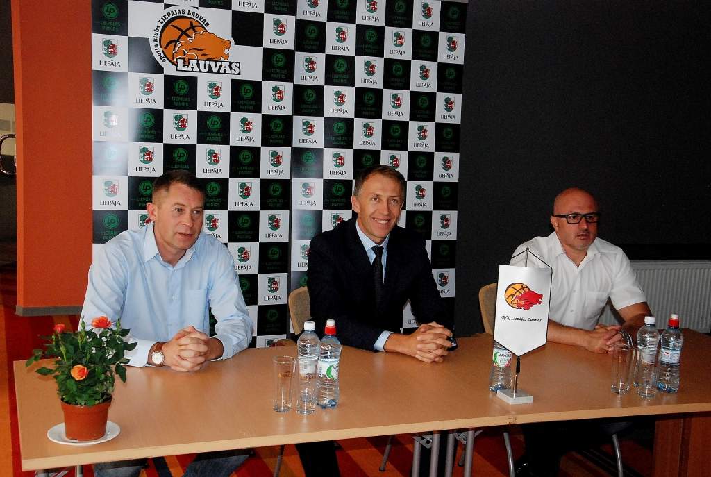 Liepājas dāmu komanda spēlēs ar ģenerālsponsora "Liepājas papīrs" nosaukumu