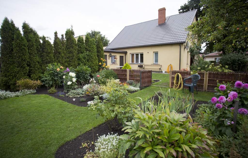 FOTO: Sveic sakoptākos namus Liepājā