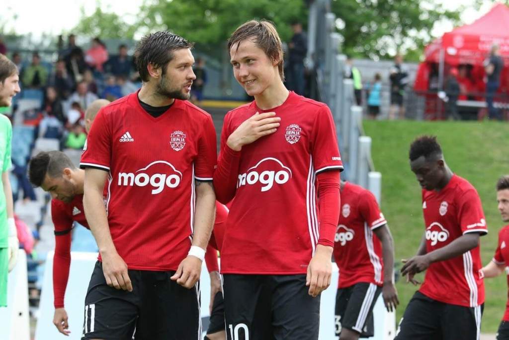 "Riga" futbolisti gūst divus vārtus pēdējās minūtēs un izrauj uzvaru pār "Liepāja"/"Mogo"