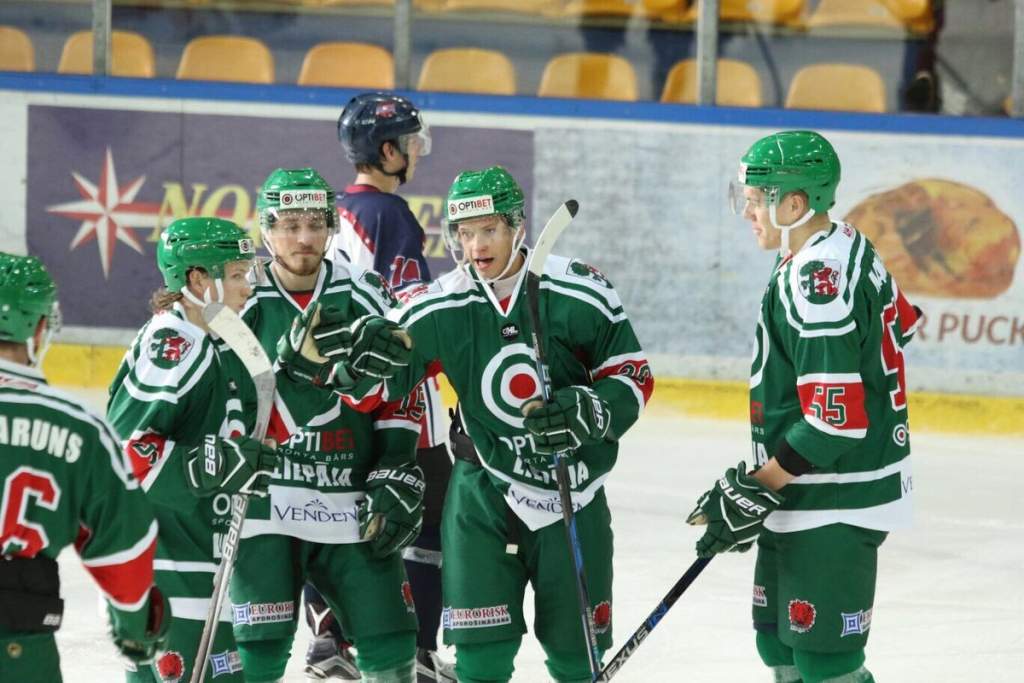 "Liepāja"/"Optibet" un "Mogo" hokeja komandas izcīna pārliecinošas uzvaras Latvijas čempionāta mačos