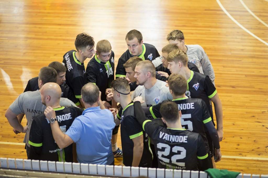 "Vaiņodes" handbolisti virslīgā zaudē komandai "Ogre/Miandum"