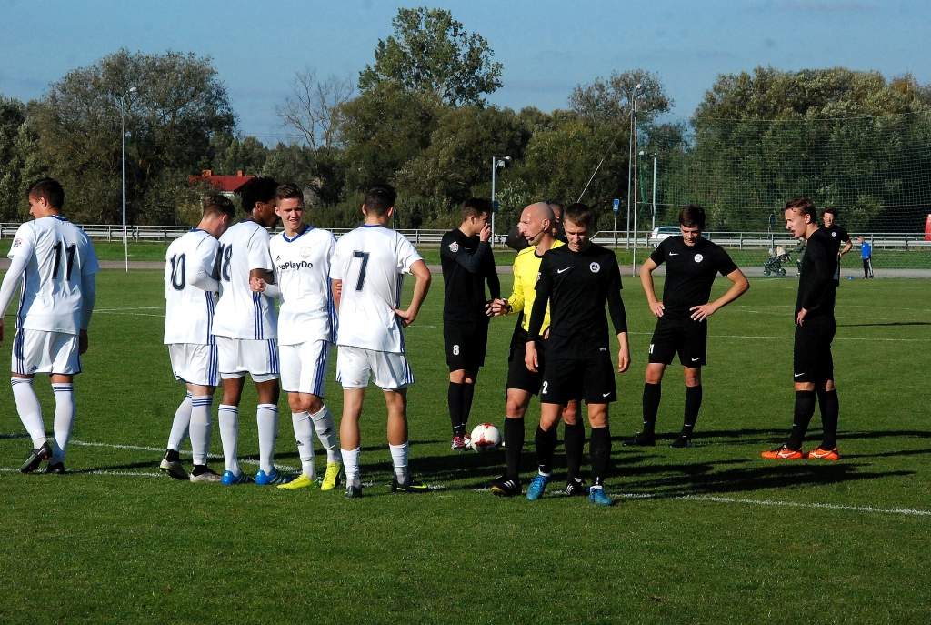 FOTO: "Grobiņas SC" vienībai divas sarkanās kartītes un otrais zaudējums pēc kārtas