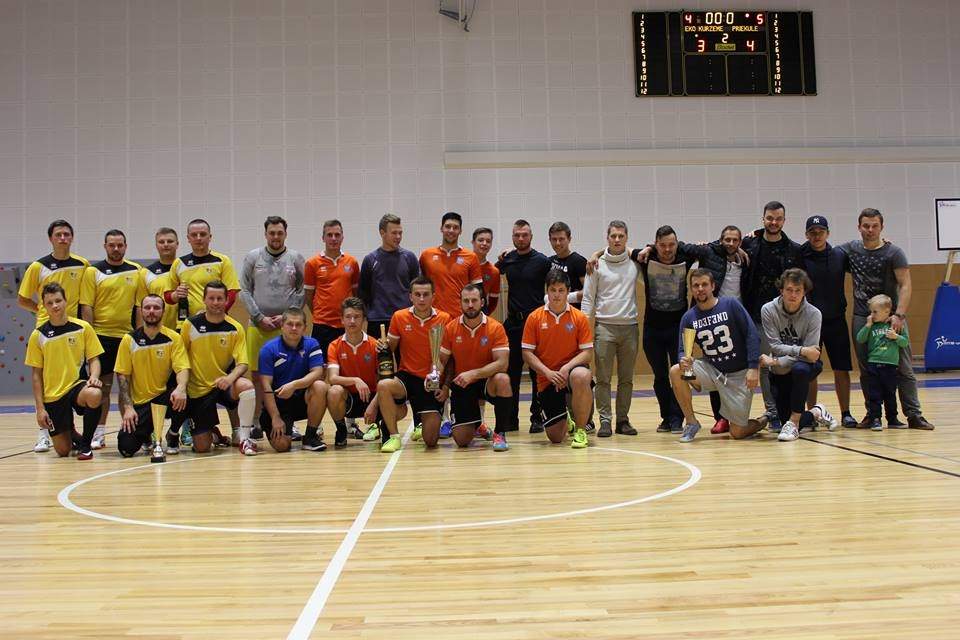 "Priekules" futbolisti uzvar telpu futbola turnīrā "Nīcas kauss 2017"