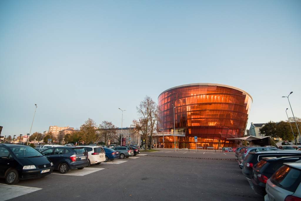 FOTO: ''Lielais dzintars'' uzņem īru tautas mūzikas grupu ''The Gloaming''