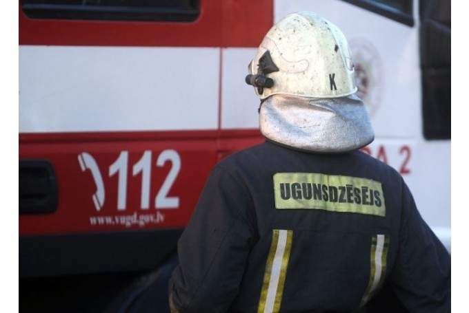 Nīcas pagastā nodedzis dzīvojamais vagons