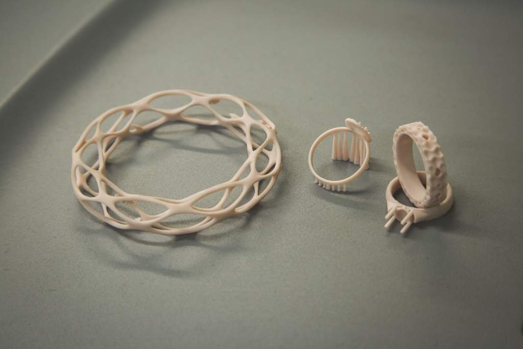 Liepājas topošie dizaineri turpmāk izmantos unikālu 3D printeri