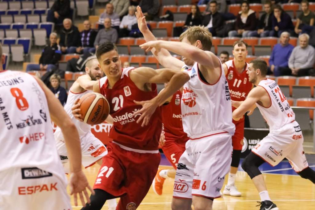 FOTO: "Betsafe"/"Liepāja" basketbolisti BBL smagi kapitulē Ziediņa pārstāvētajai Raplas komandai