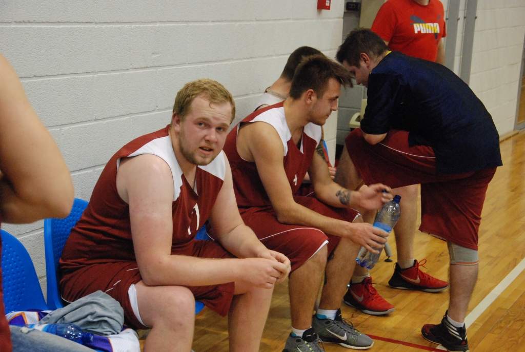 "Ogas" basketbolisti Grobiņas novada meistarsacīkstēs uzvar "Gaviezi"