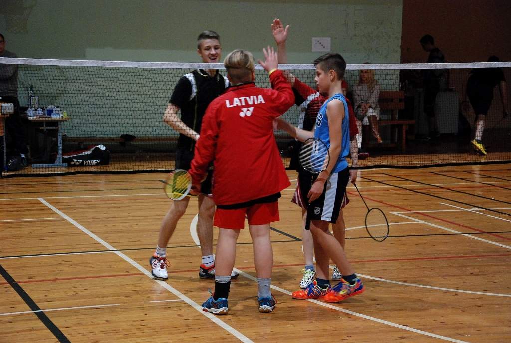 FOTO: Spēkojas starptautiskajā badmintona turnīrā "Liepājas cerība 2017"