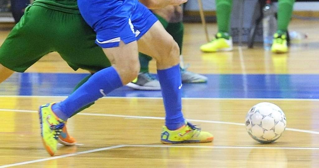 "Dunalkas" futbolisti ir līderpozīcijās Aizputes novada telpu futbola čempionātā