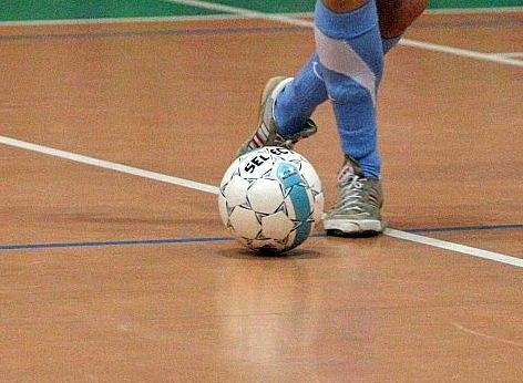 "Dunalkas" futbolisti Aizputes novada čempionātā favorītu duelī pārspēj "Cīravu"