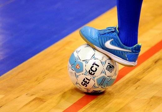 "Pāvilosta" un "Cīravas PV" tiek pie uzvaras Aizputes novada telpu futbola čempionātā