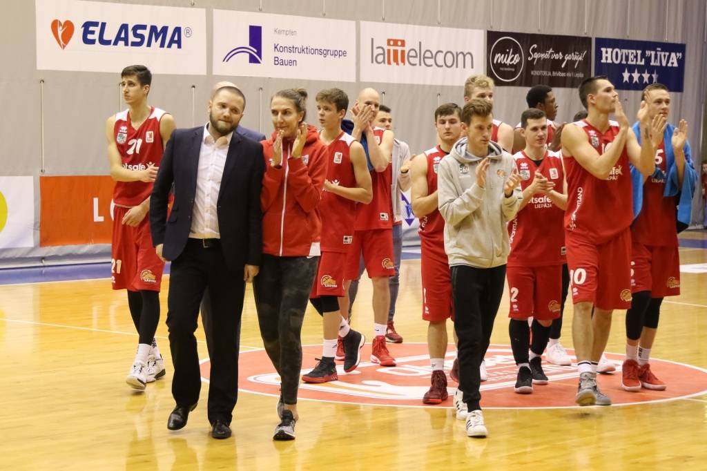 FOTO: Leimaņa 20 gūtie punkti palīdz "Betsafe"/"Liepāja" tikt pie pirmās uzvaras BBL čempionātā