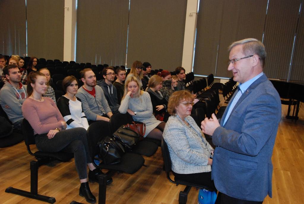 FOTO: Filmā stāsta par Latvijas sieriem