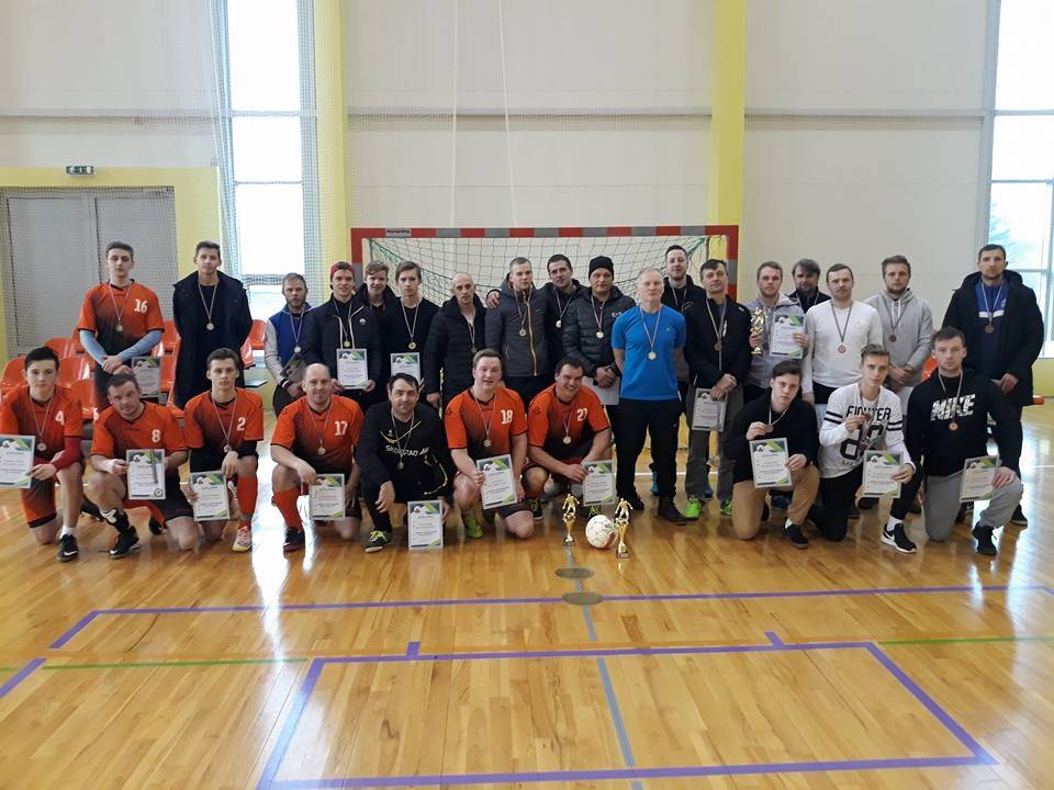 "Dunalkas" futbolisti kļūst par Aizputes novada čempioniem telpu futbolā