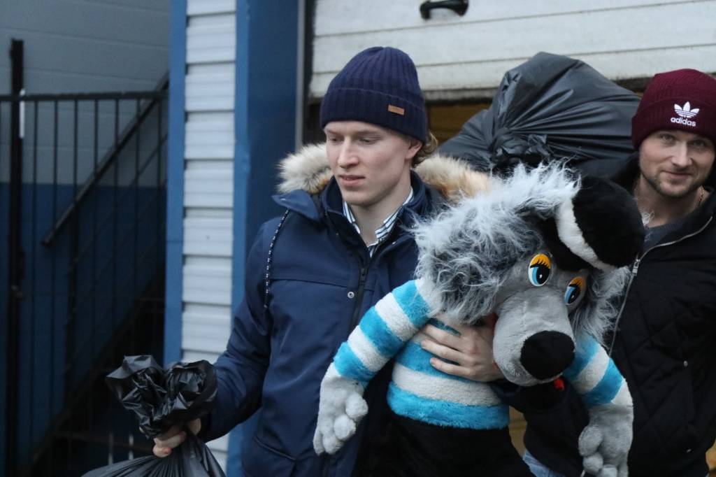 FOTO: "Lāči lido!" spēles rotaļlietas dodas  radīt Ziemassvētkus