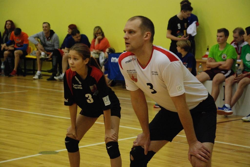 Aizputē notiks turnīrs volejbolā ģimeņu komandām