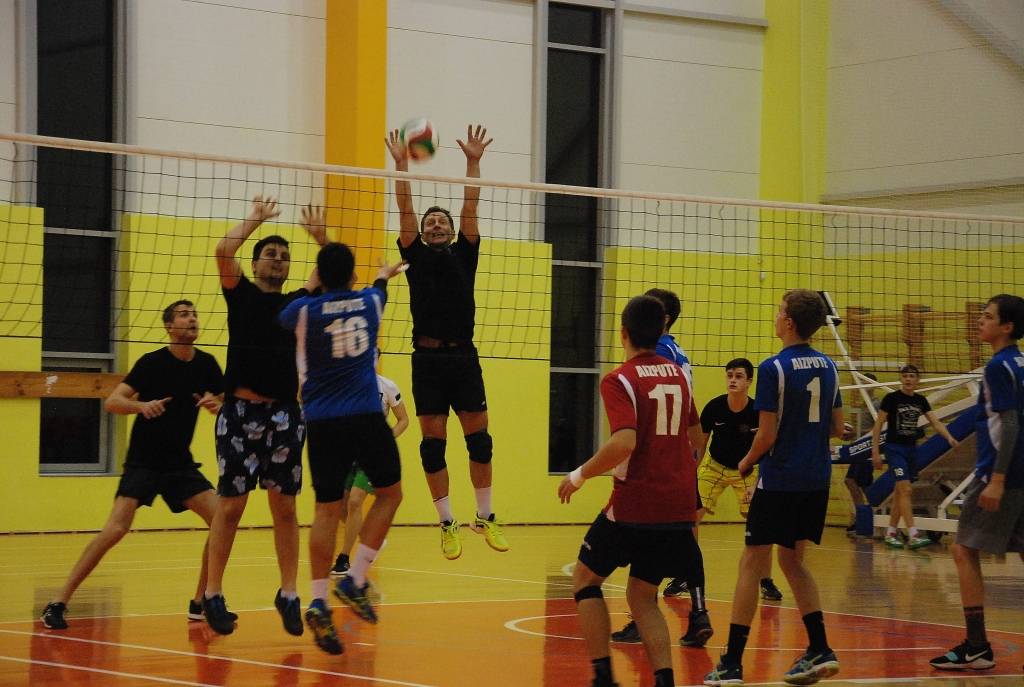 FOTO: Lejaskurzemes novadu čempionāts volejbolā atsāksies janvārī