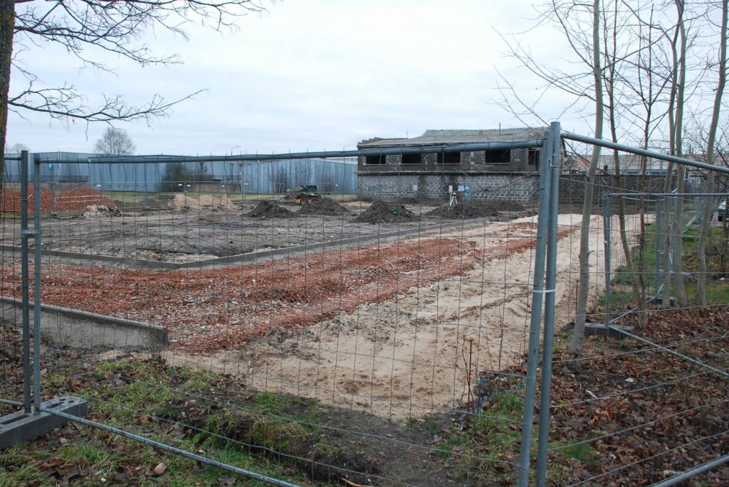 Velnciema tirdziņi pārdala pircējus