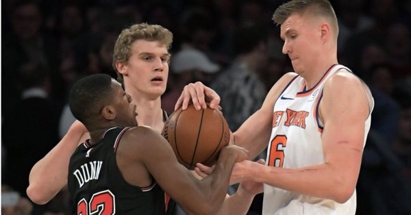 Porziņģis gūst 24 punktus un pēdējā sekundē izrauj otro pagarinājumu, kurā ''Knicks'' zaudē ''Bulls'' komandai