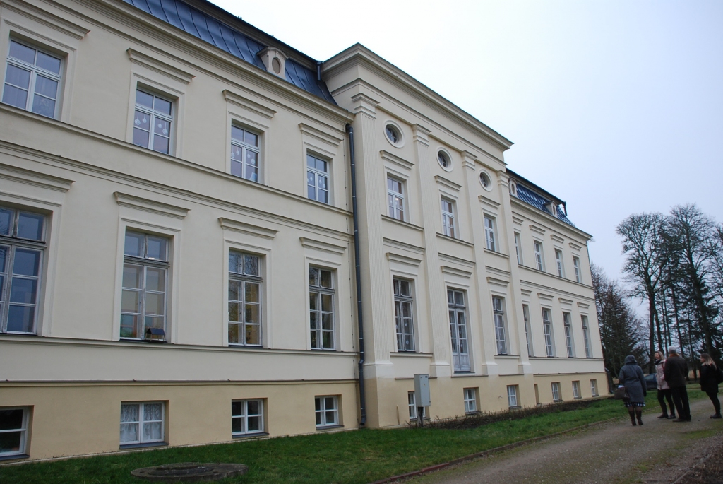 Ar domām par stabilu skolas nākotni