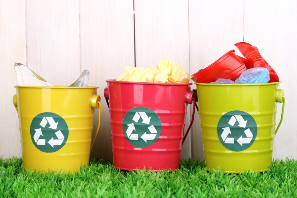 Gribu sākt šķirot atkritumus. Ko varu otrreizējai pārstrādei nodot pie plastmasas atkritumiem?