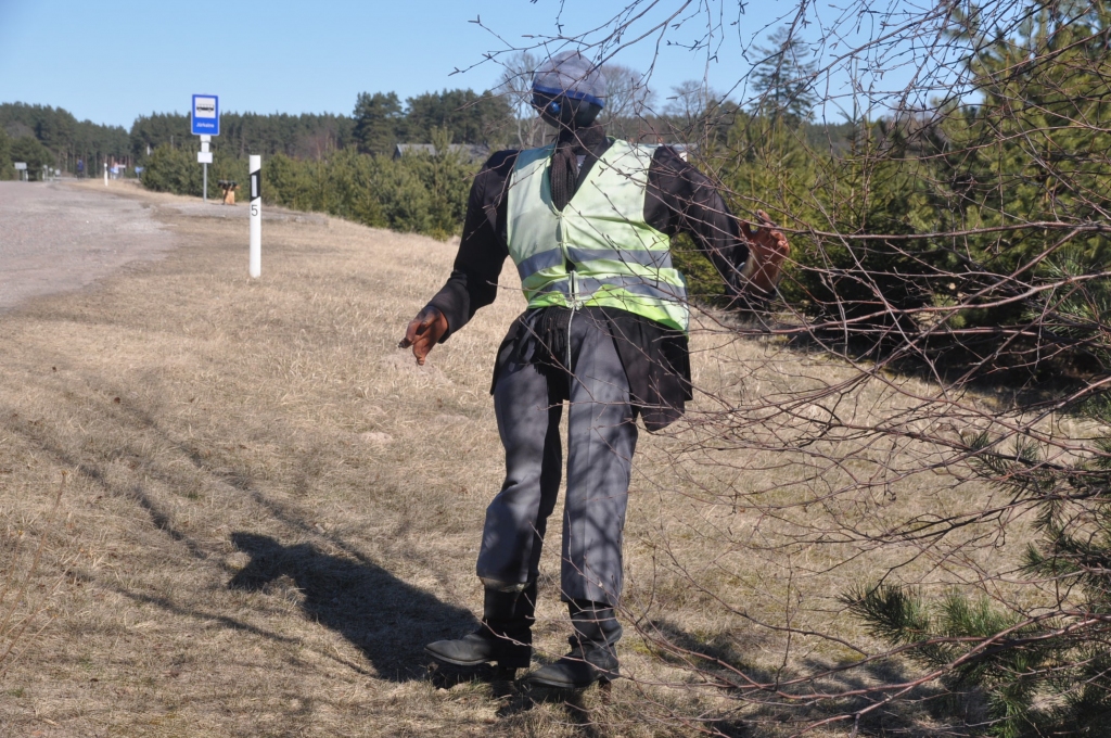 Grobiņas viltus gājējus joprojām vērtē pretrunīgi