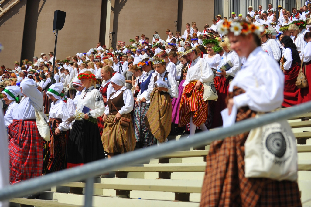 Sākusies reģistrācija Dziesmu un deju svētkiem; vecākajam dalībniekam ir 92 gadi, jaunākajam - 4