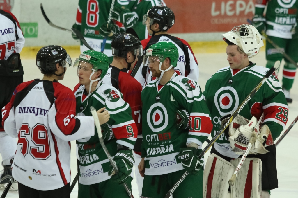 Hokeja spēlē gūtos ienākumos ziedos Haralda Vasiļjeva rehabilitācijai