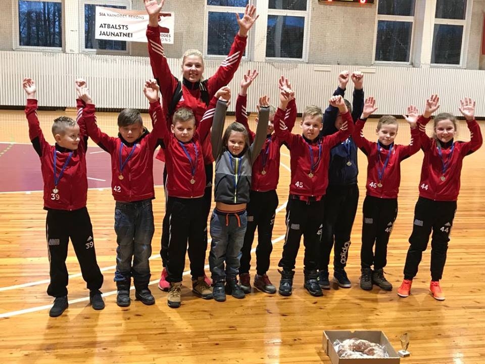 "Nīcas" jaunie futbolisti cīnās Latvijas jaunatnes čempionātā