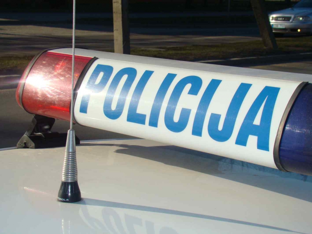 Liepājā sašauj mikroautobusa šoferi, policija meklē vainīgo