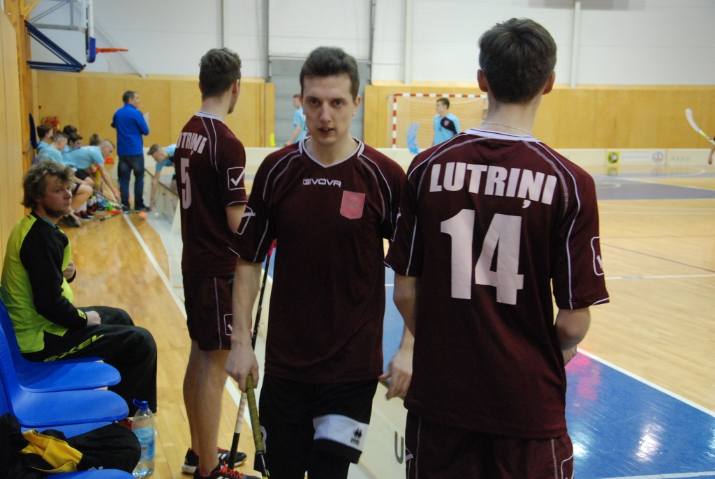 "Lutriņu bandītu" izmet no Lejaskurzemes novadu čempionāta florbolā