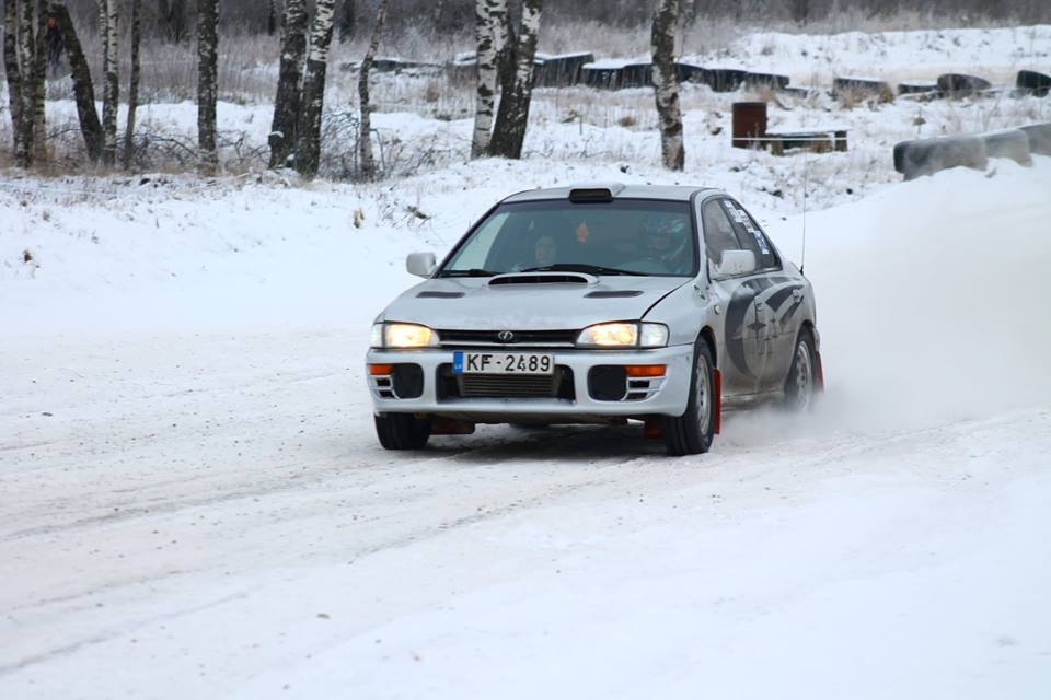 FOTO: Ziemas autokrosa un autosprinta treniņsacensības Priekulē