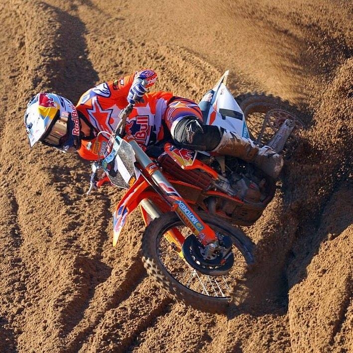 Jonass titula aizstāvēšanu sāk ar uzvaru sezonas pirmā posma kvalifikācijā