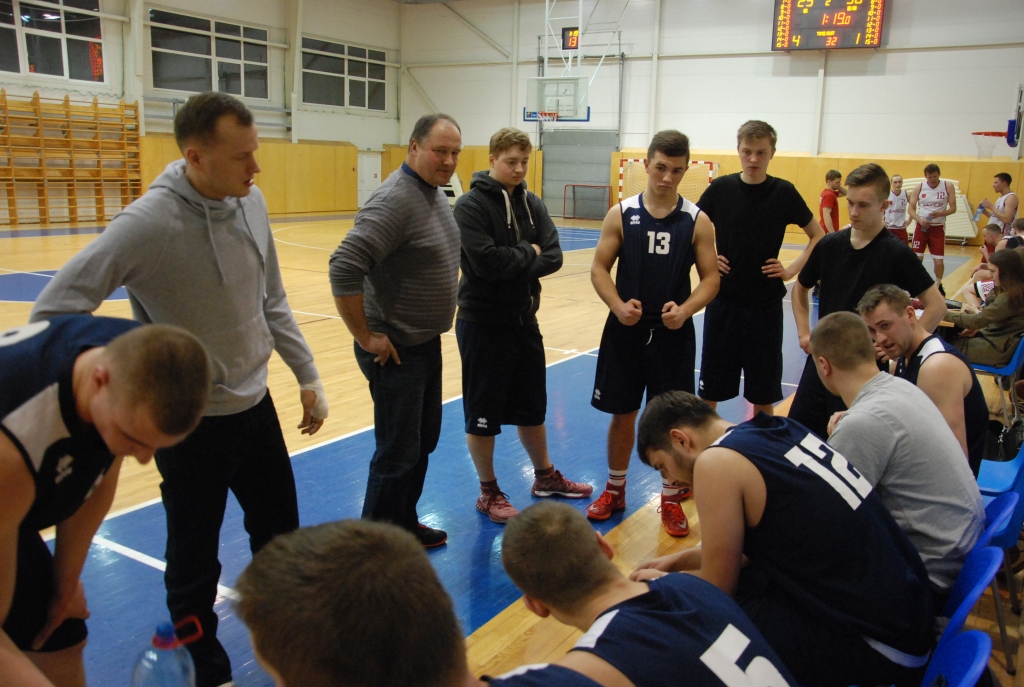 FOTO: "Grobiņa" kļūst par Grobiņas novada čempioni basketbolā