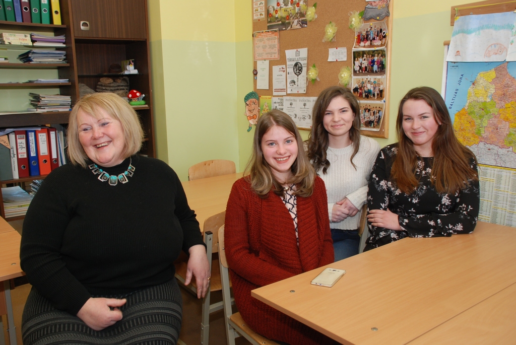 Priekules skolnieces kļūst par Eiropas Parlamenta vēstnesēm