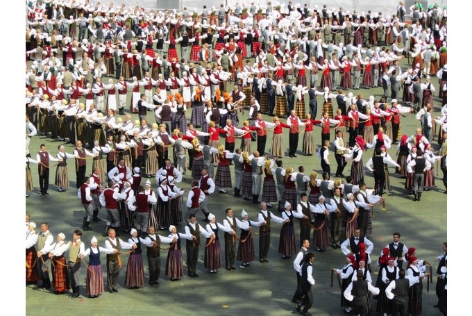 Vienbalsīgi neatbalsta papildus deju lielkoncerta ''Māras zeme'' iniciatīvu