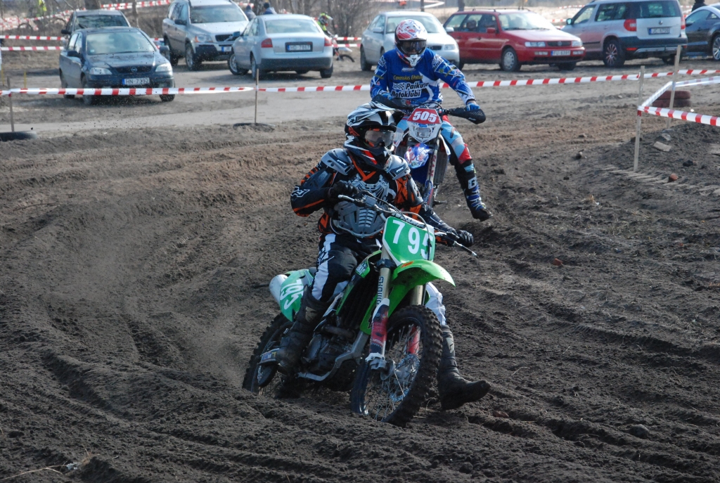 FOTO: Motosportisti Liepājā uzsāk "Cross Country" sezonu
