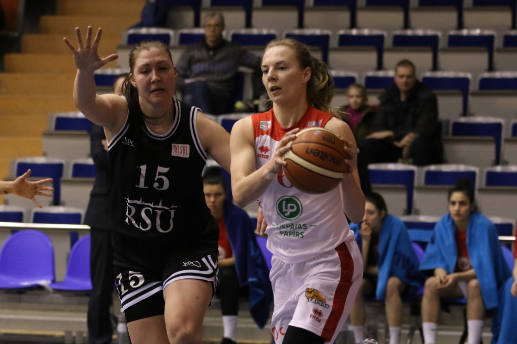 "Liepājas papīra"/LSSS un "TTT Rīga" basketbolistes iekļūst apvienotā čempionāta finālā