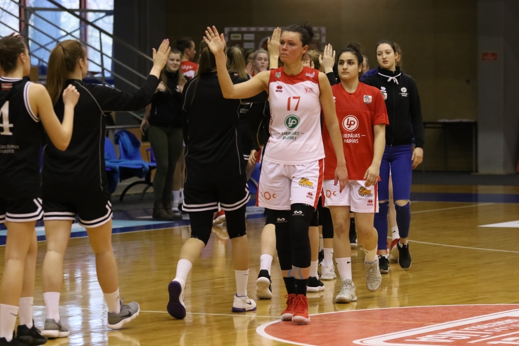 FOTO: RSU basketbolistes panāk izšķirošo spēli LSBL pusfinālā sērijā pret "Liepājas Papīrs"/LSSS vienību