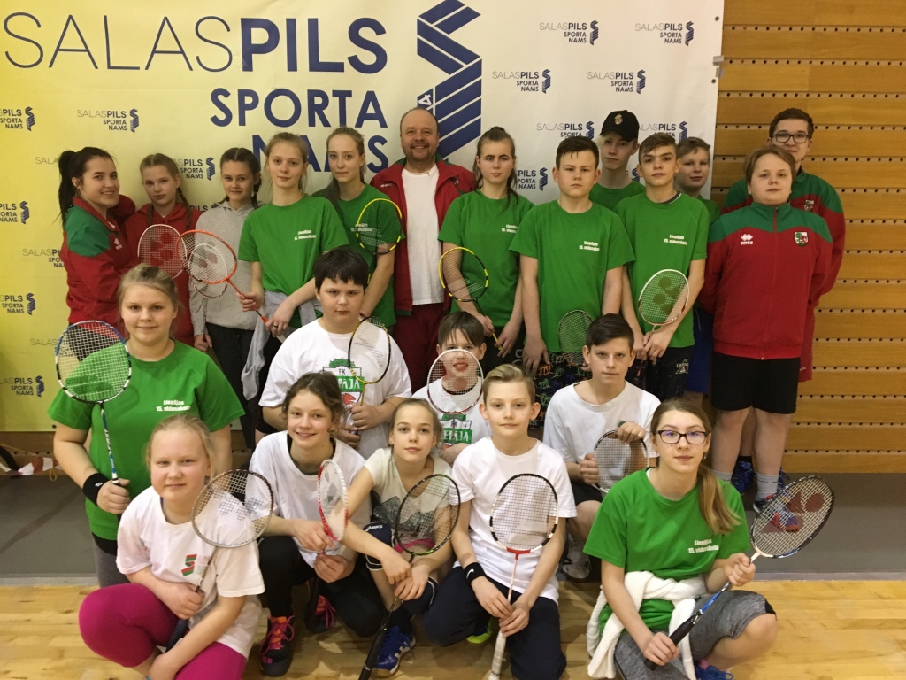 Liepājas badmintonisti izcīna sudraba godalgas Latvijas skolu komandu čempionātā
