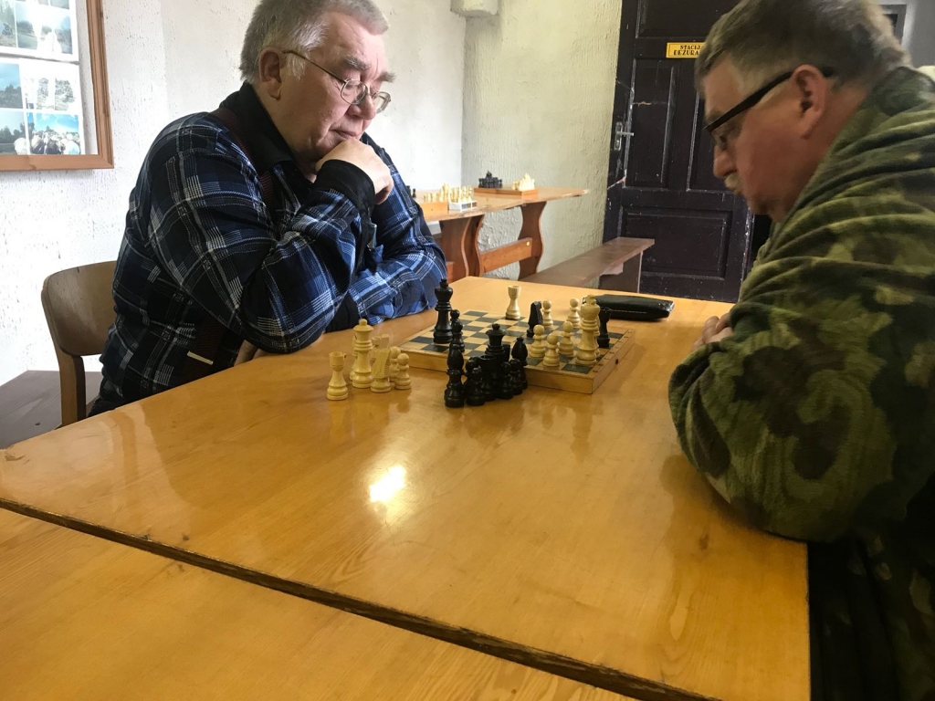 FOTO: Edgars Auders uzvar Vaiņodes novada kausa izcīņā šahā