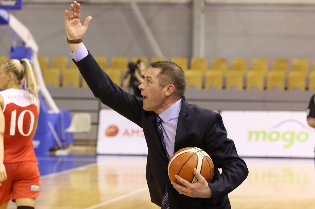 "Liepājas papīrs"/LSSS galvenais treneris Misus uzteic jauno basketbolistu progresu komandā
